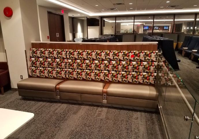 Premium Lounge