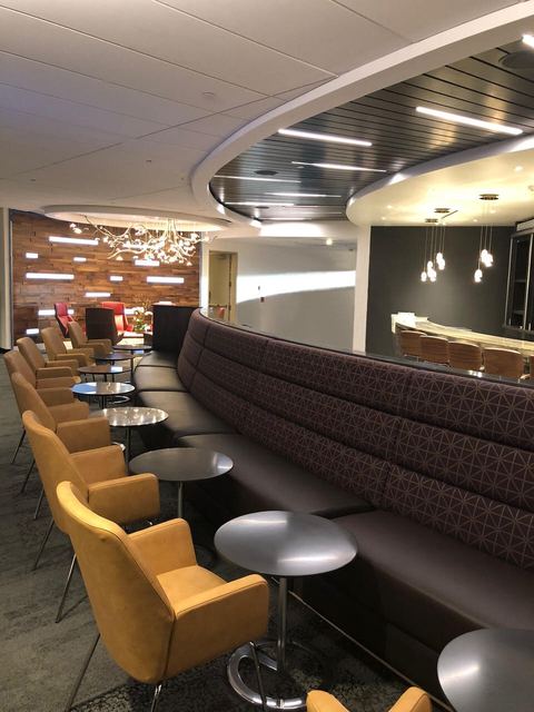 Premium Lounge